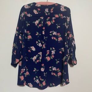 Wishful Park Size XL Blue Floral 3/4 Roll Tab Sleeves Pullover Blouse women's